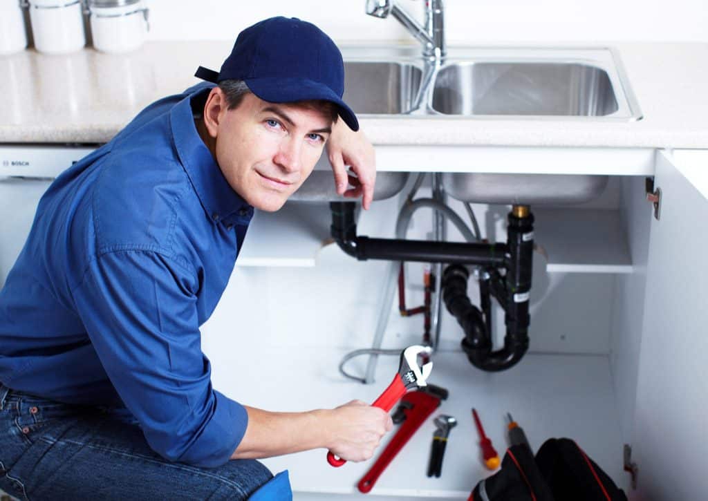 factors to consider when hiring a plumbing service