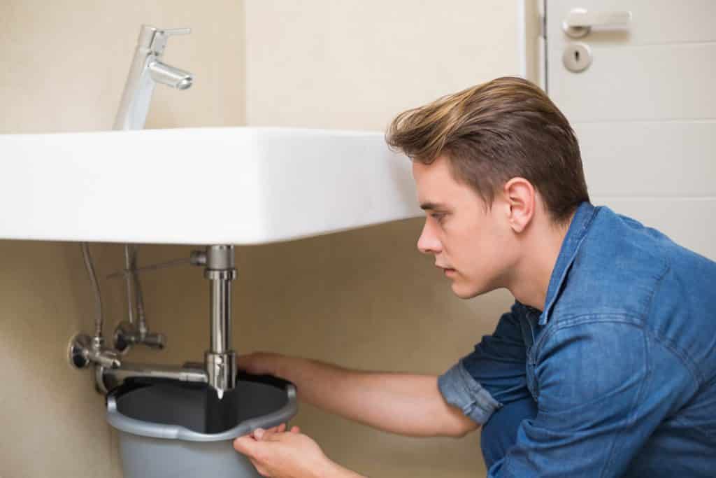 plumbing problems you cannot solve through diys